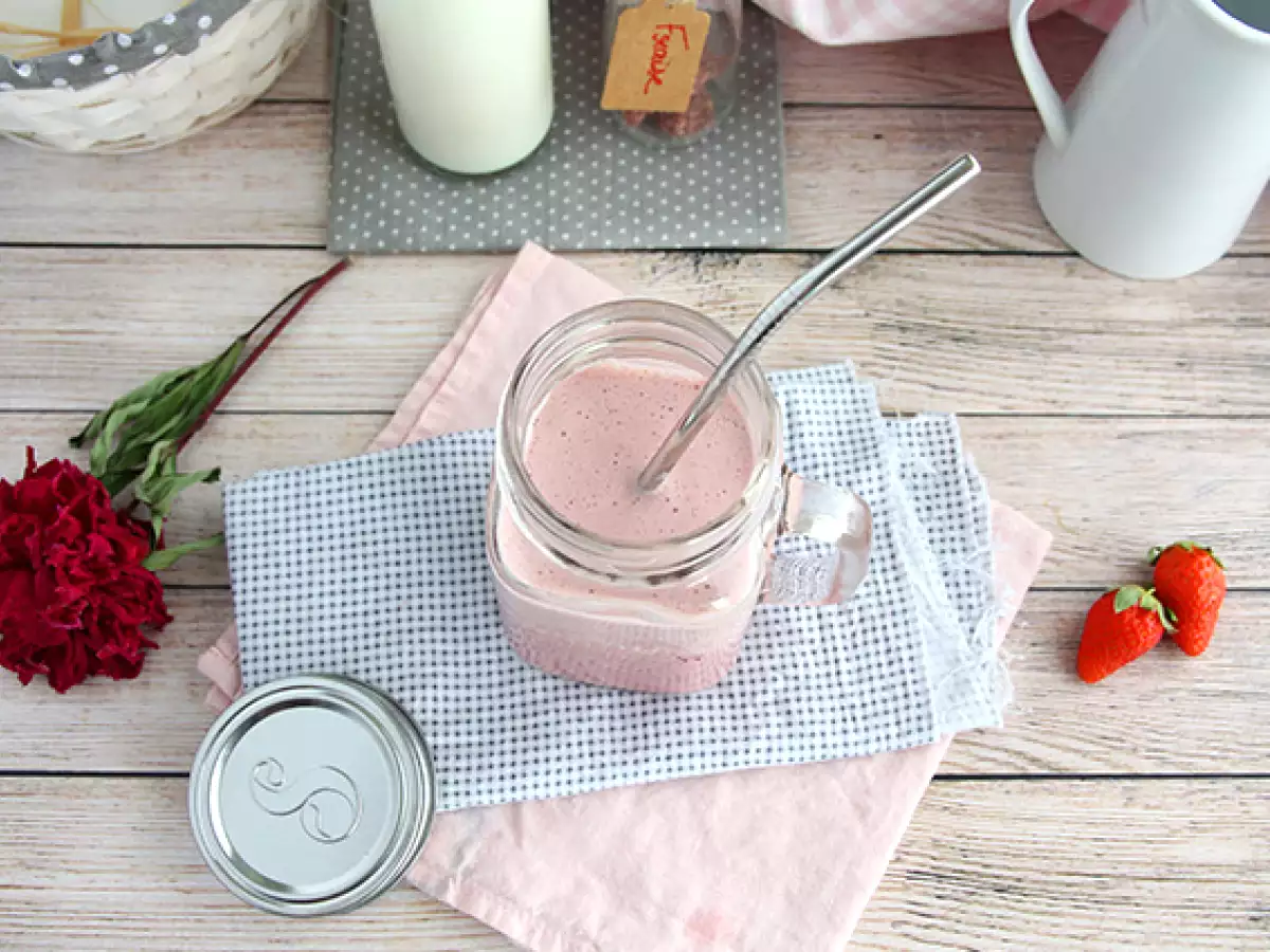 Vegan Kırmızı Meyveli Milkshake Tarifi - fotoğraf 5