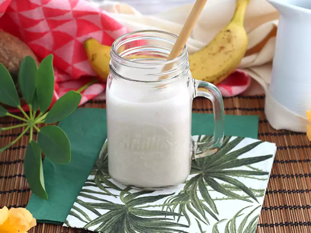 Vegan muzlu milkshake