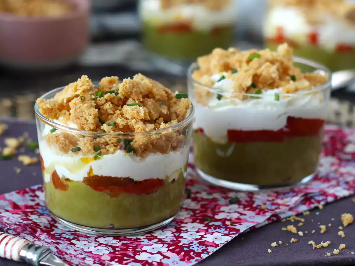 Vejetaryen verrines: bezelye çorbası kreması, parmesan crumble ve mascarpone kreması