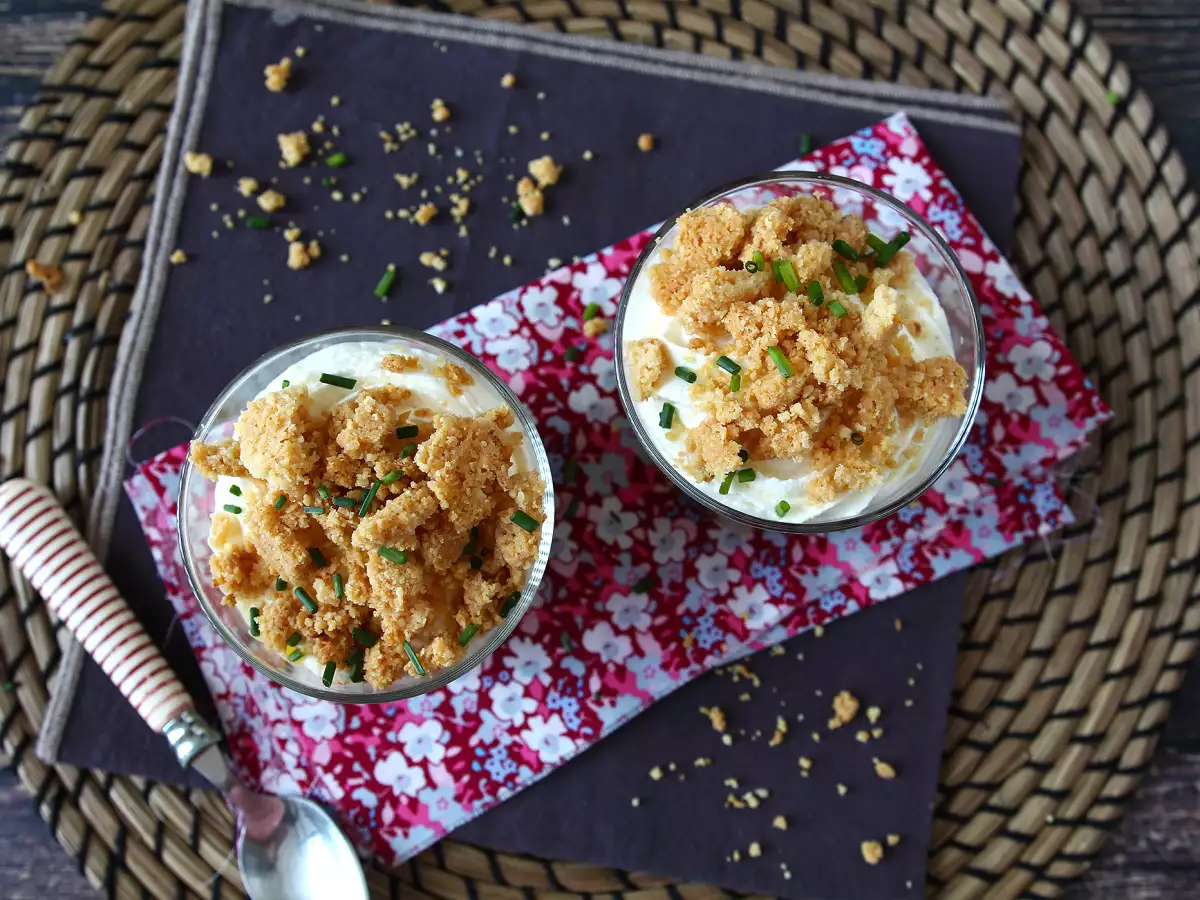Vejetaryen verrines: bezelye çorbası kreması, parmesan crumble ve mascarpone kreması - fotoğraf 2