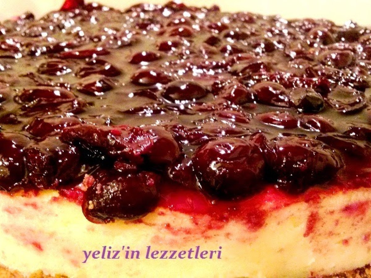 VİŞNELİ CHEESECAKE