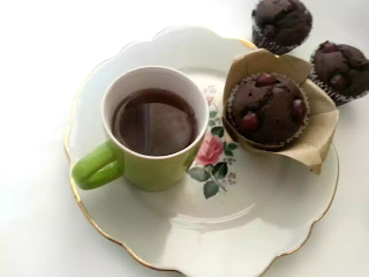 VİŞNELİ ÇİKOLATALI CUPCAKE - fotoğraf 2