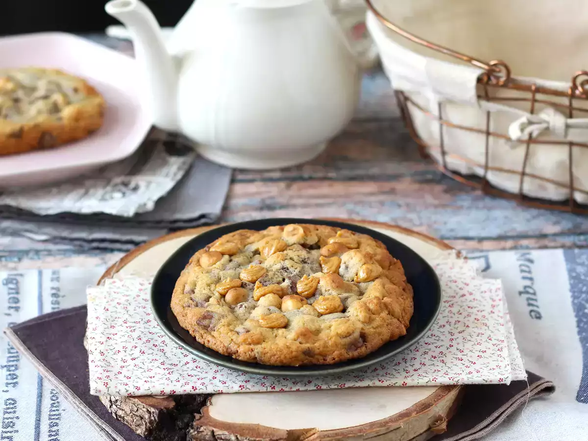 XXL fındıklı, sütlü çikolatalı ve pralinli kurabiye - fotoğraf 7