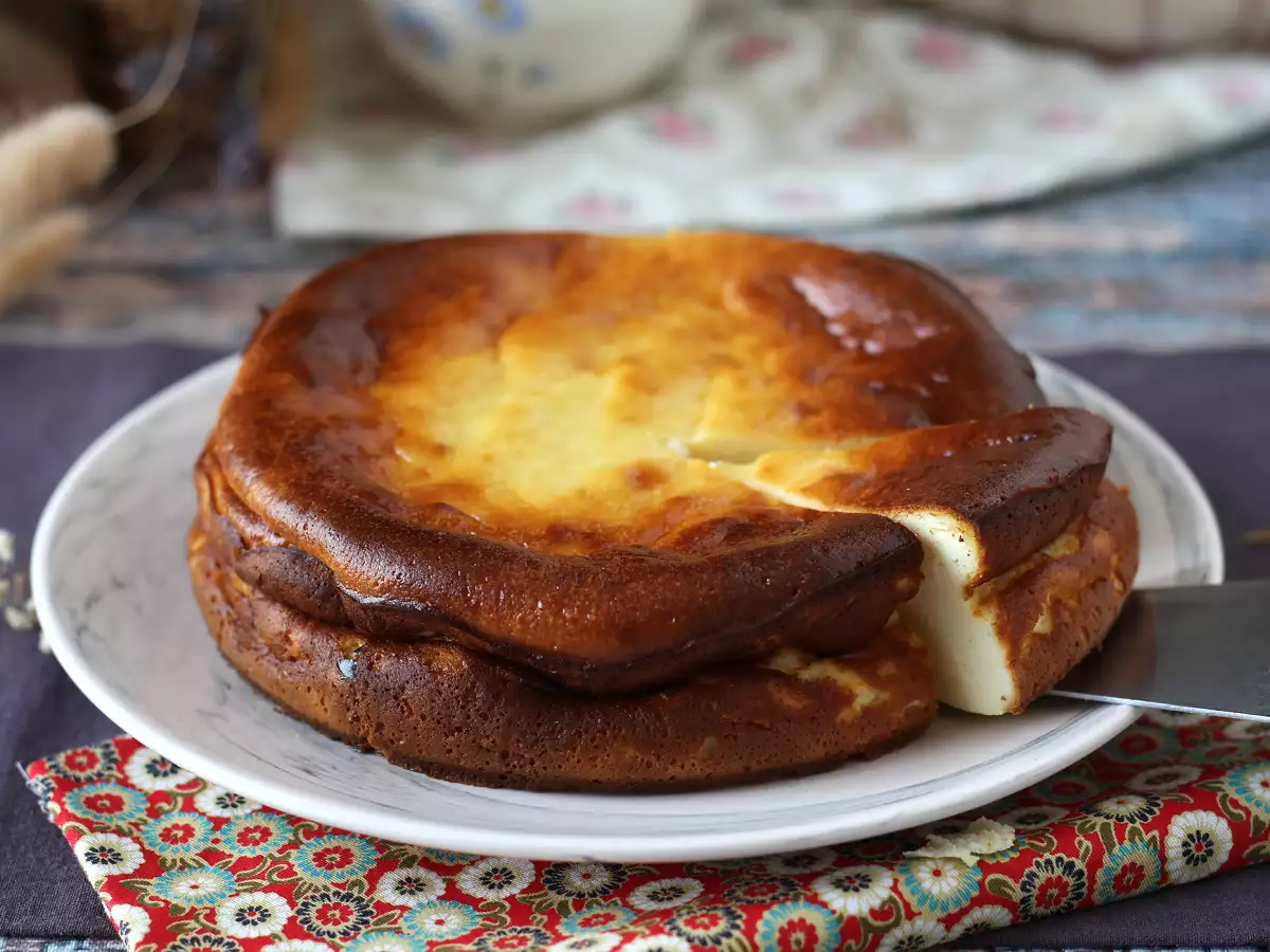 Yapması süper kolay, hamur işi olmayan lezzetli cheesecake!