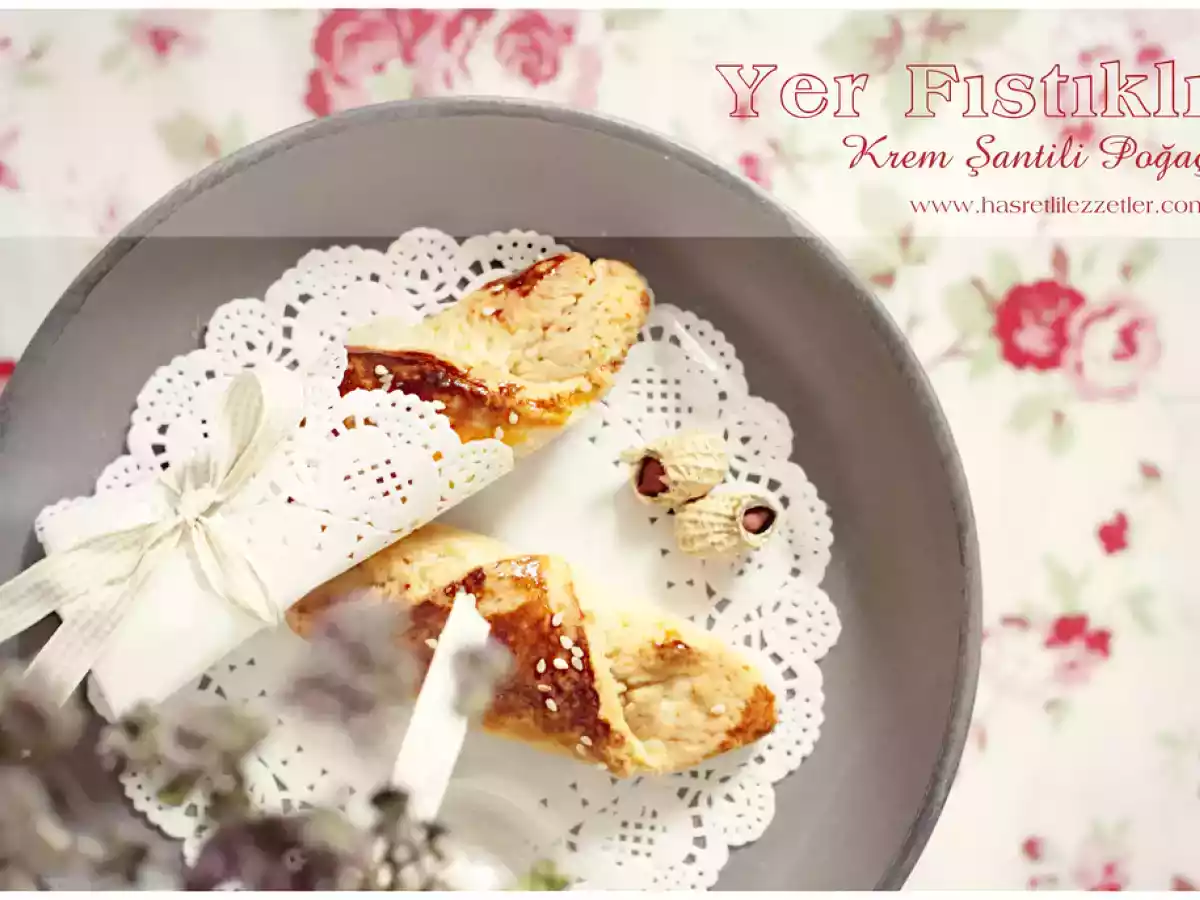 Yer Fıstıklı Krem Şantili Poğaça
