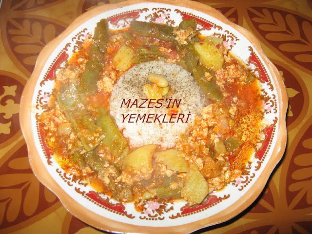 YEŞİL FASULİYE, PATATES, TAVUK KIYMALI YEMEK