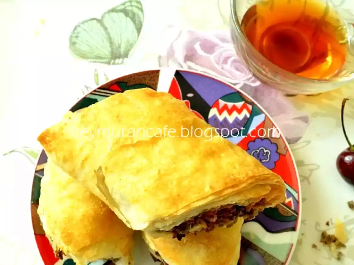 YEŞİL MERCİMEKLİ BÖREK
