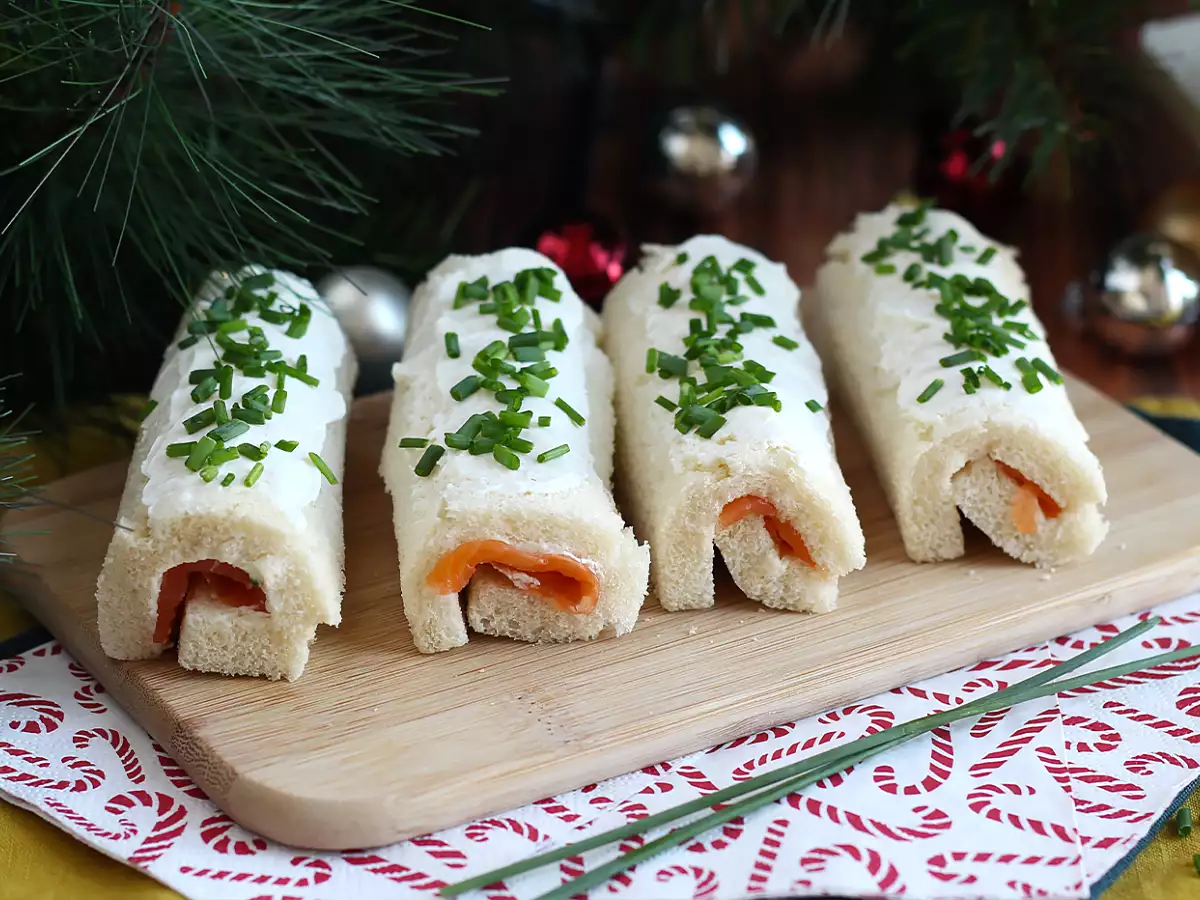 Yılbaşı Kütüğü Şeklinde Somonlu Tostlar