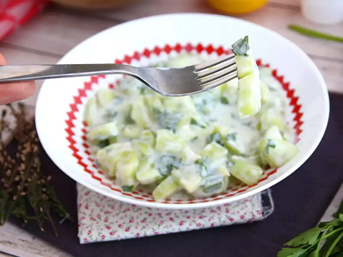 Yoğurt soslu salatalık - fotoğraf 4
