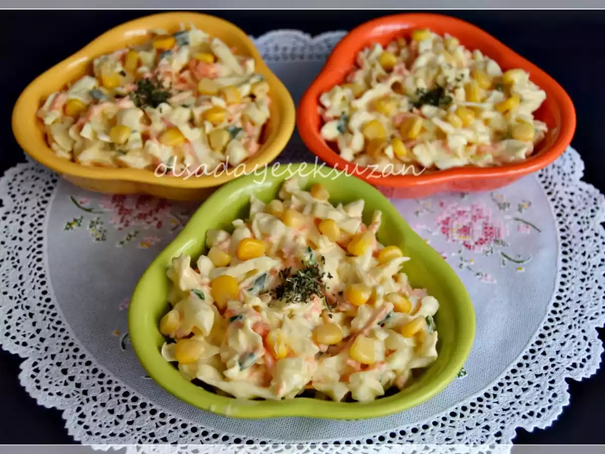 YOGURTLU BEYAZ LAHANA SALATASI