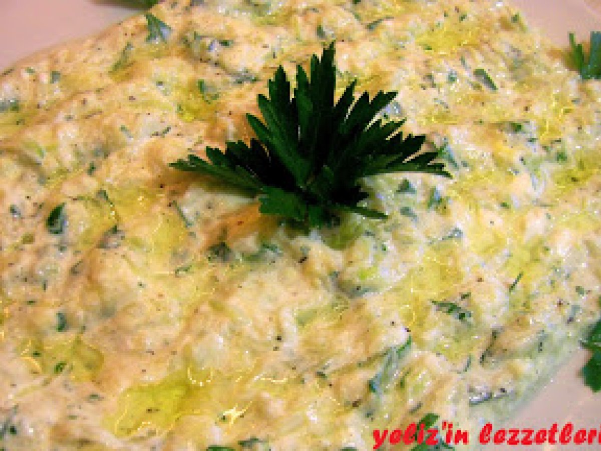 YOĞURTLU KABAK SALATASI