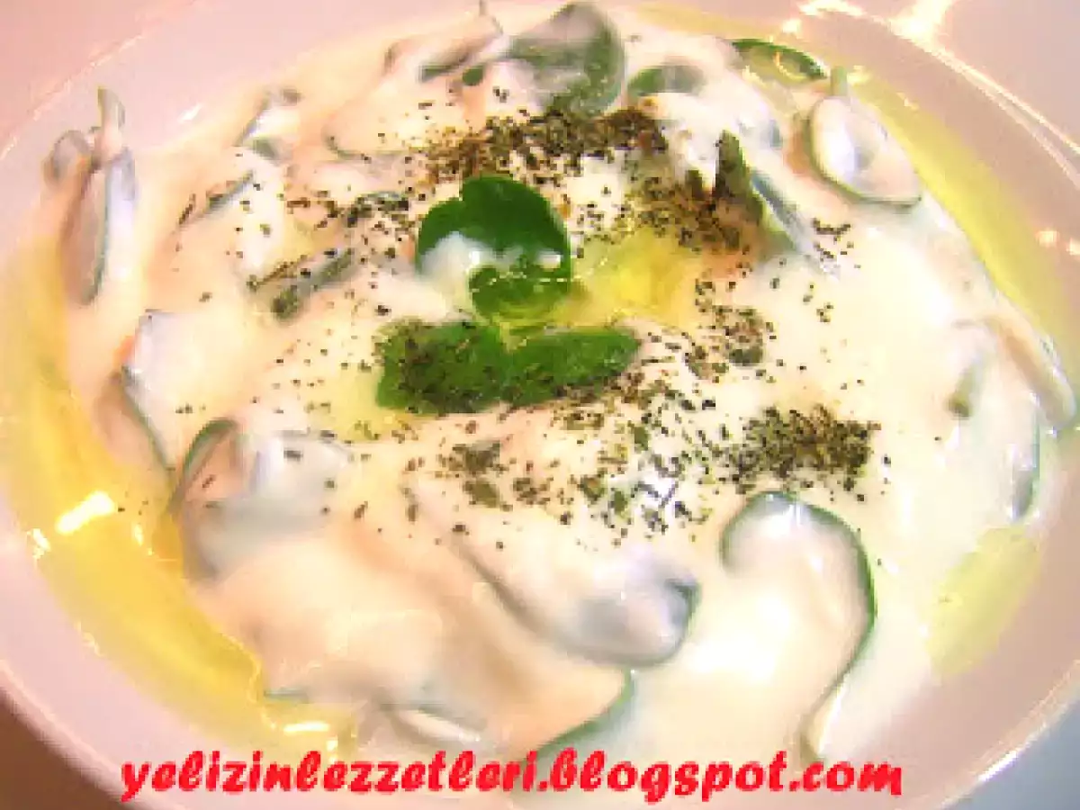YOĞURTLU SEMİZ OTU SALATASI