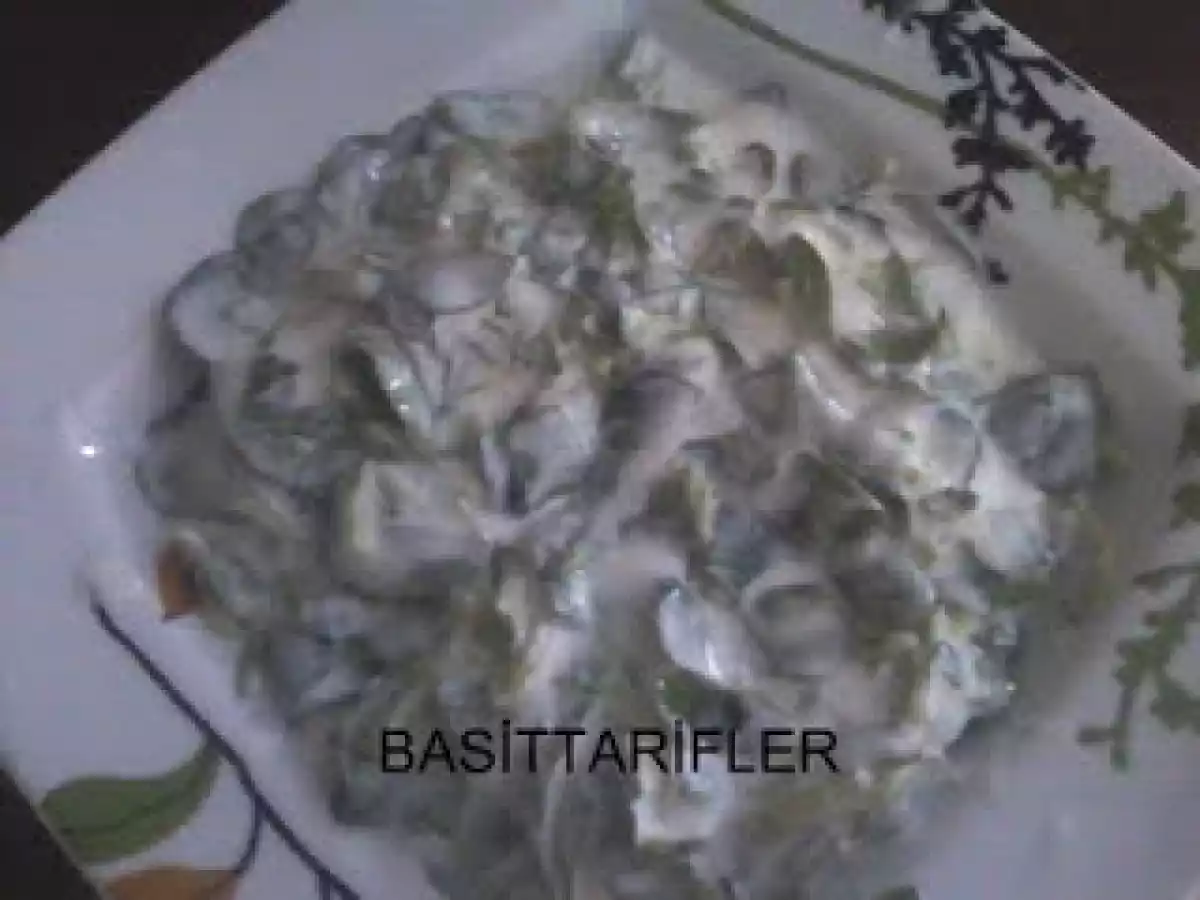 YOĞURTLU SEMİZOTU SALATASI