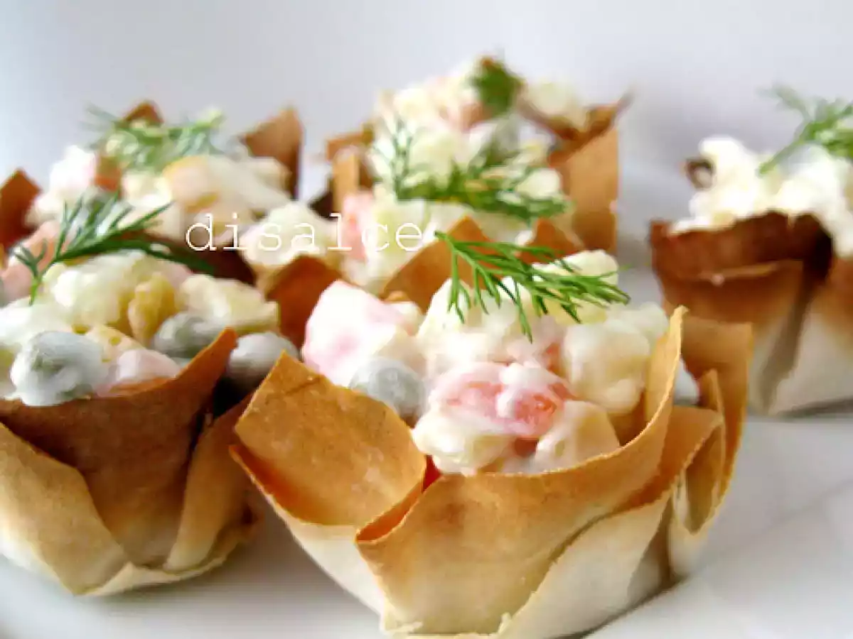 YUFKA KASESİNDE RUS SALATASI