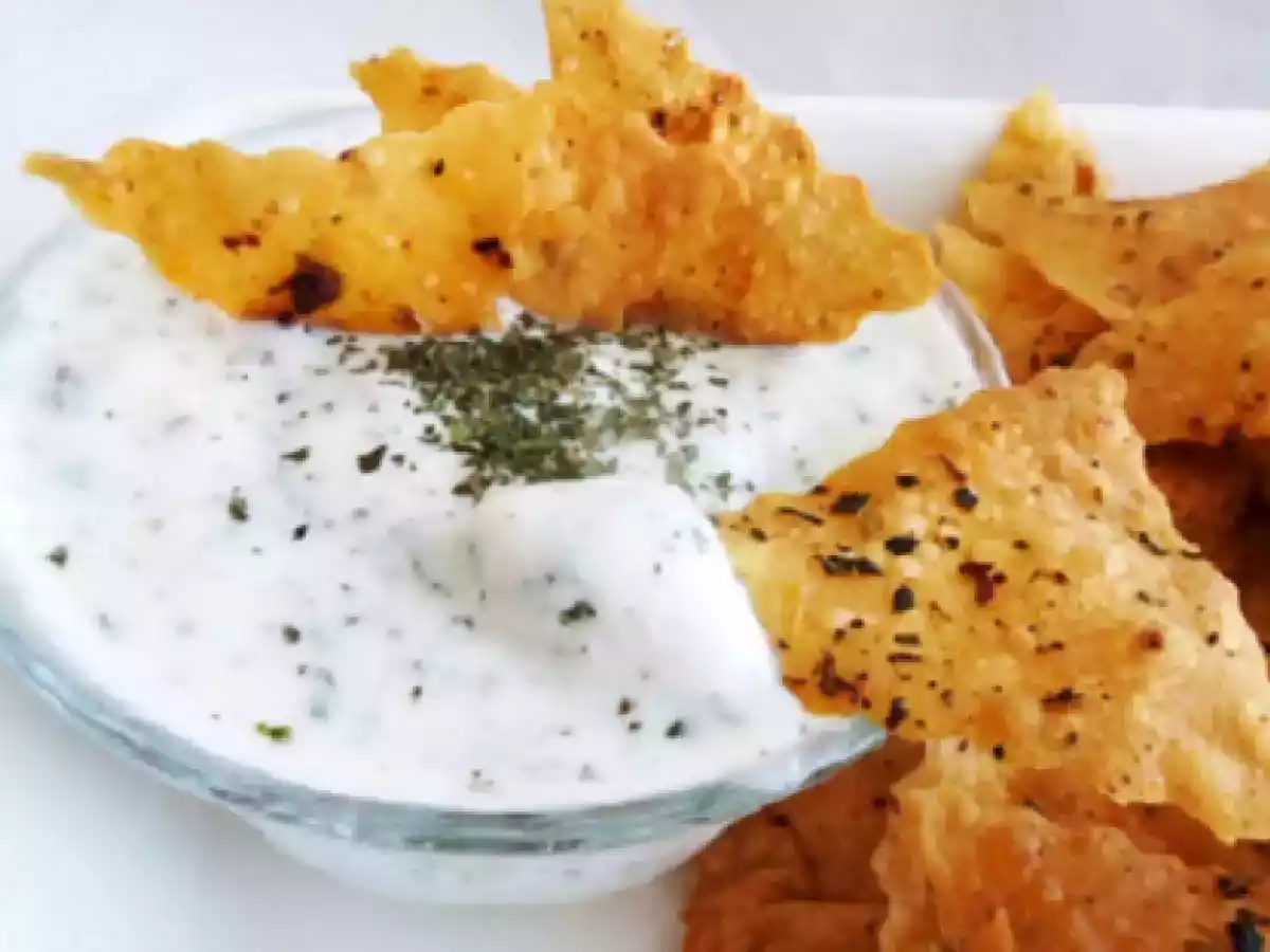 Yufkadan Salçalı Baharatlı Ev Yapımı Cips Tarifi