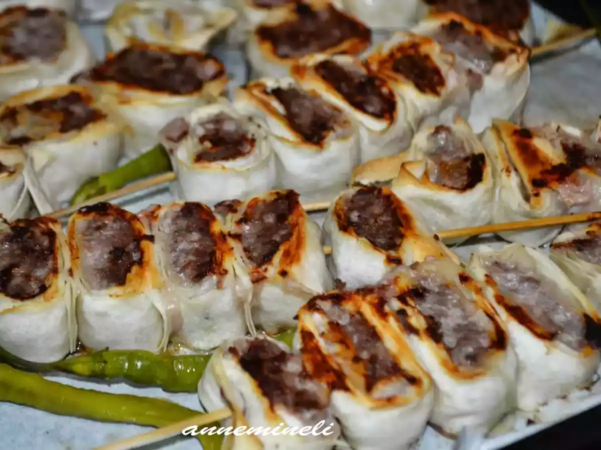 YUFKALI KÖFTE KEBABININ YAPILIŞI VE TARİFİ