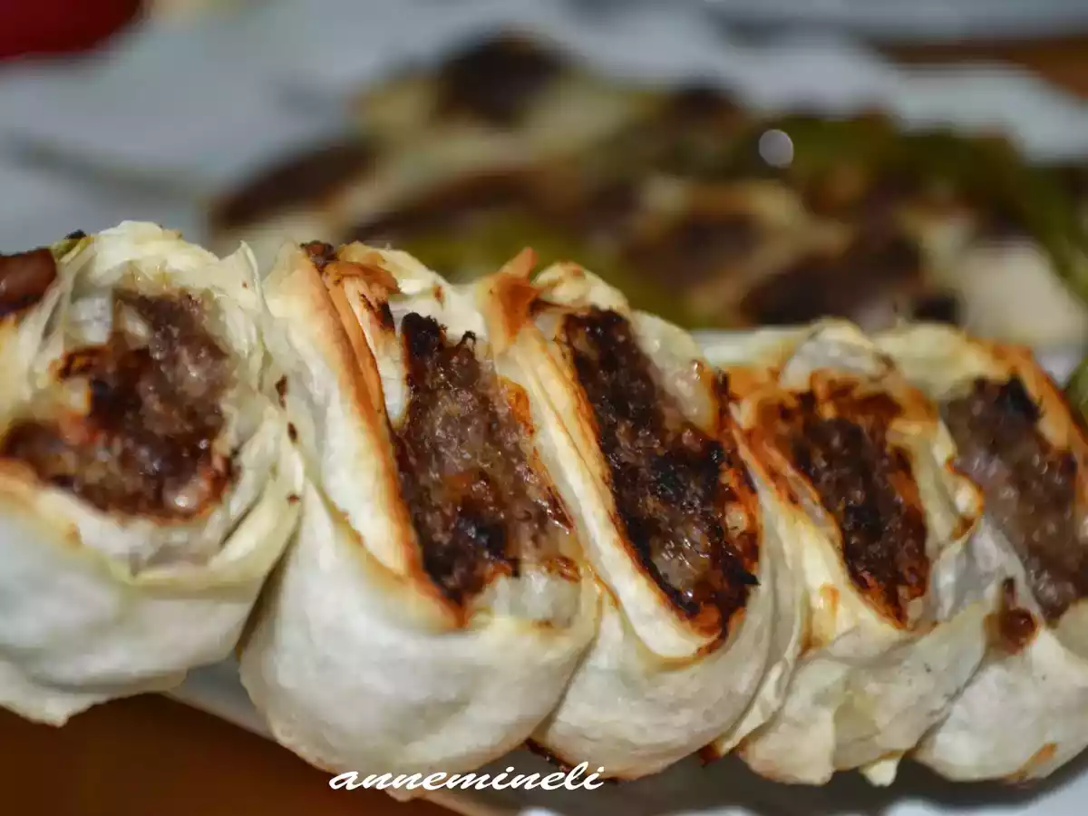 YUFKALI KÖFTE KEBABININ YAPILIŞI VE TARİFİ - fotoğraf 3