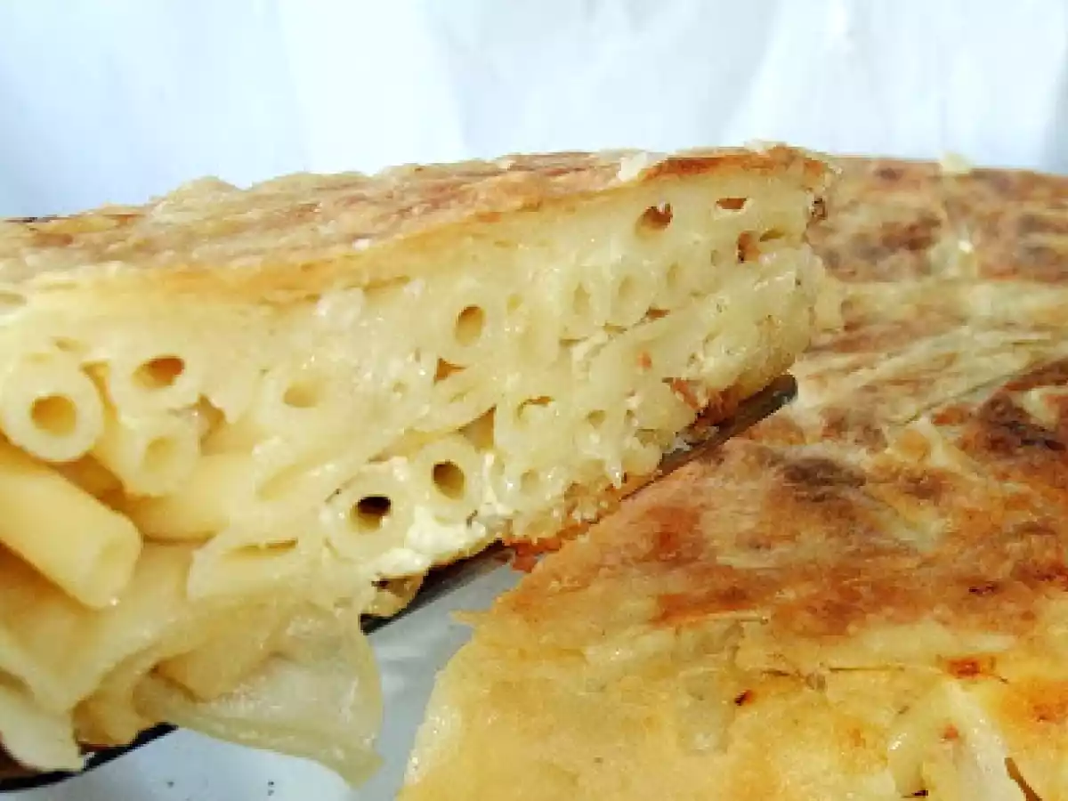 Yufkalı Makarna Böreği