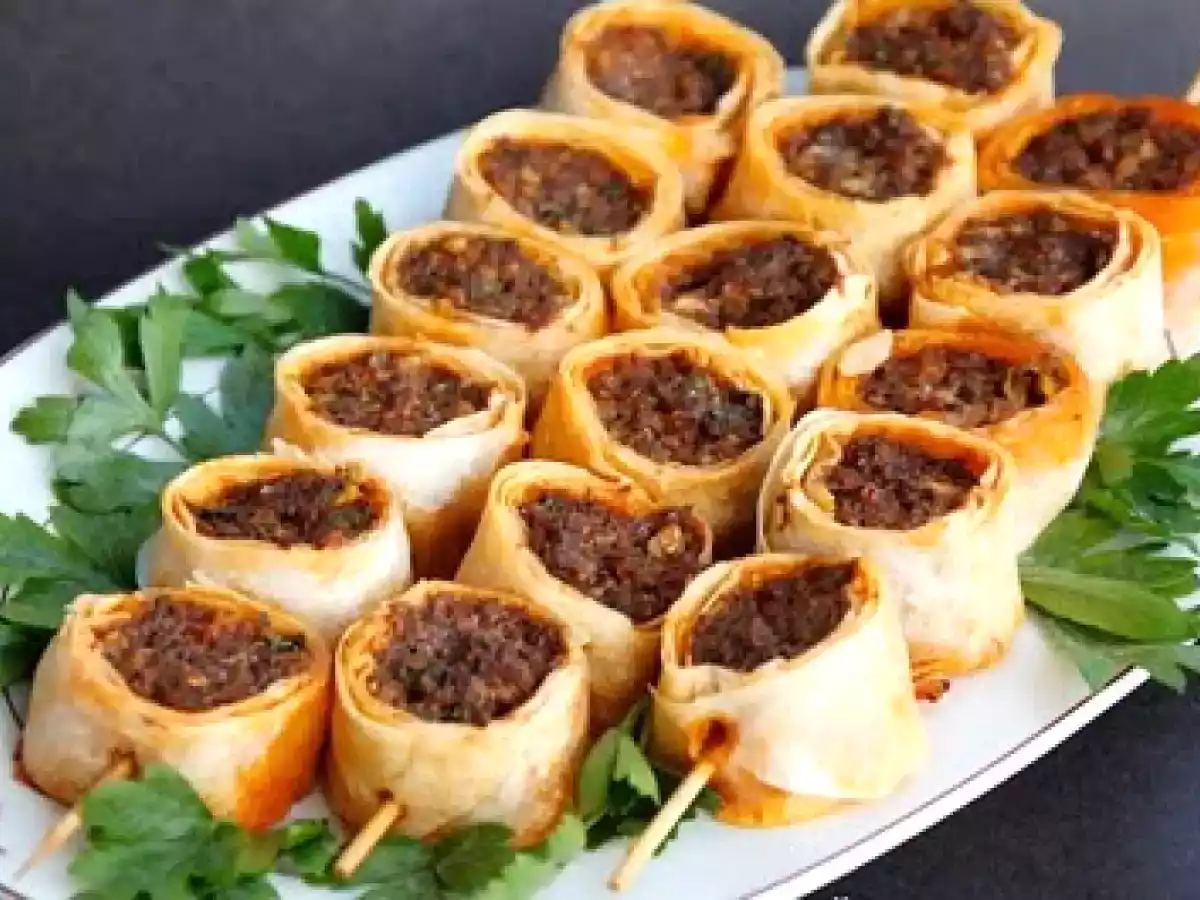 Yufkalı Rulo Köfte
