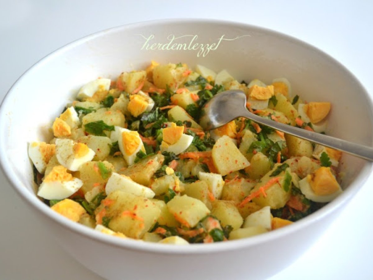 YUMURTALI PATATES SALATASI