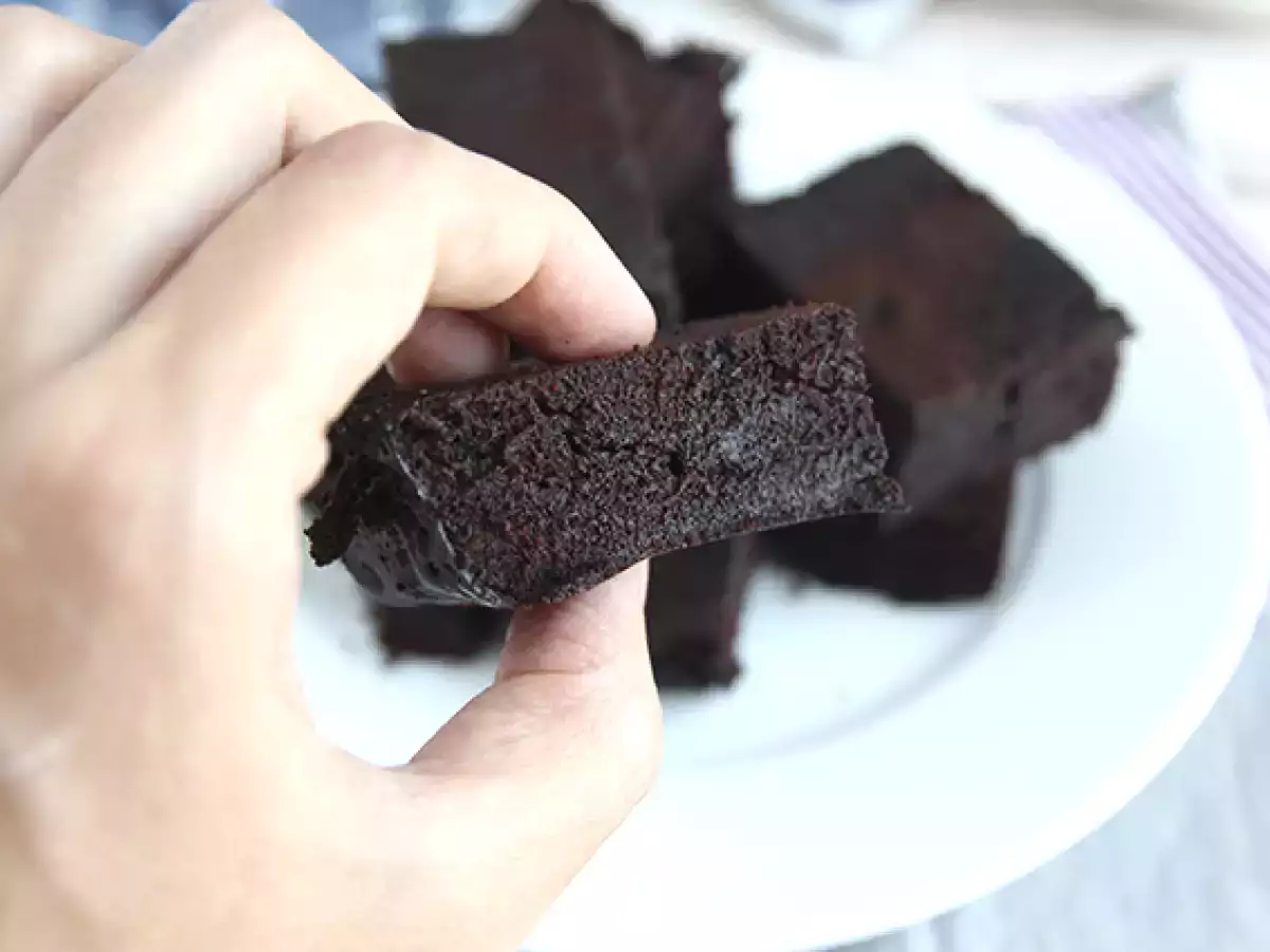 Yumurtasız, fırınsız ve laktozsuz çikolatalı kek - fotoğraf 2