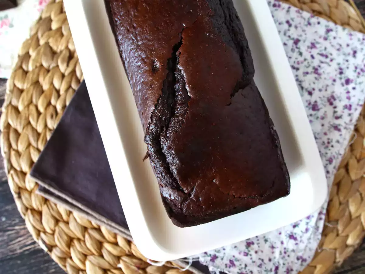Yumurtasız ve tereyağı kullanmadan çikolatalı kek - fotoğraf 3