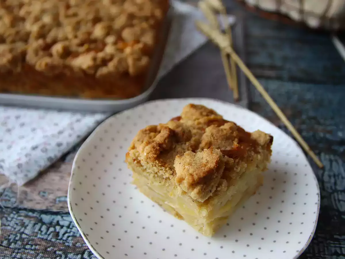 Yumuşacık elmalı kek ve çıtır streusel - fotoğraf 4