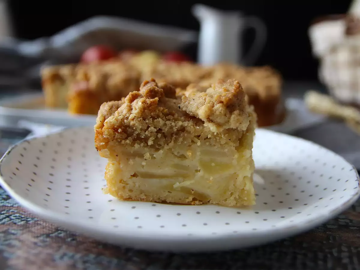 Yumuşacık elmalı kek ve çıtır streusel - fotoğraf 5
