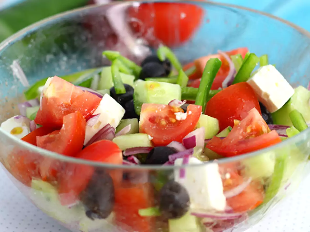 Yunan Salatası (Horiatiki) - fotoğraf 3