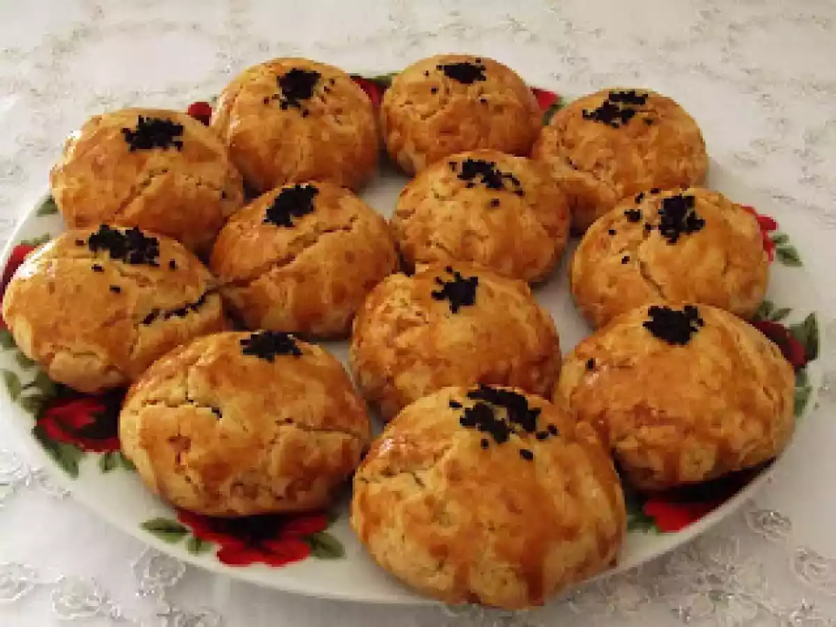ZEYTİN EZMELİ ve PEYNİRLİ NEFİS POĞAÇA