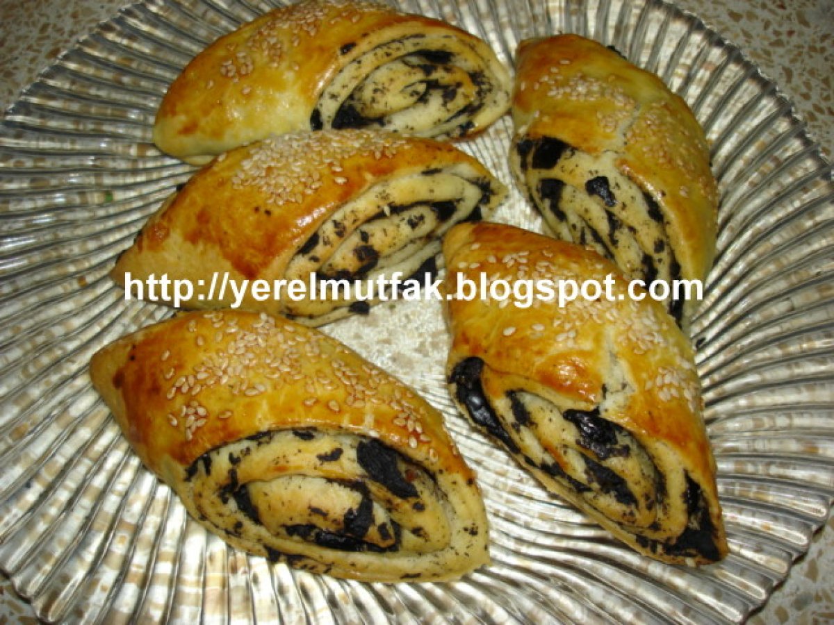 ZEYTİNLİ RULO POĞAÇA