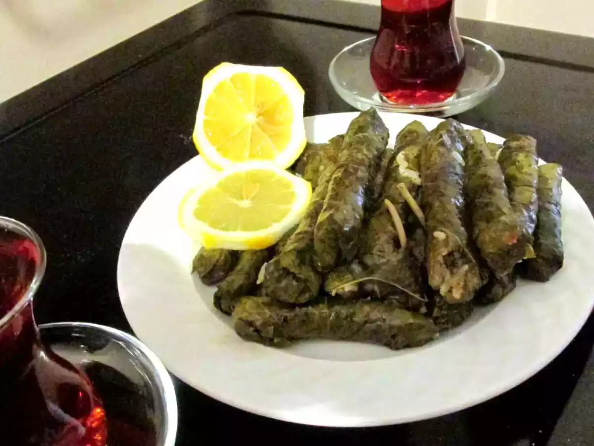 ZEYTİNYAĞLI (YALANCI) DOLMA