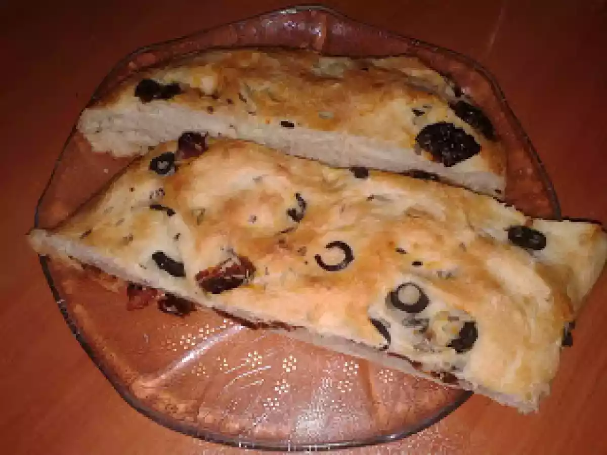 Zeytinli Kuru Domatesli Ekmek - fotoğraf 2